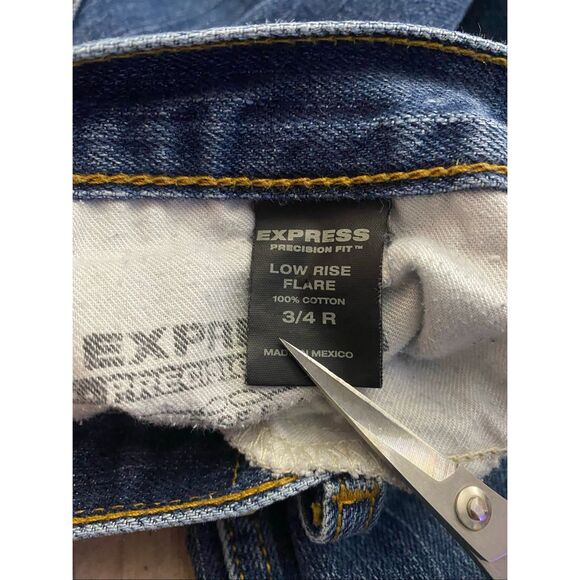 Express Low Rise Flare Jeans Precision Fit Women’s Sz 3/4 - Picture 3 of 5